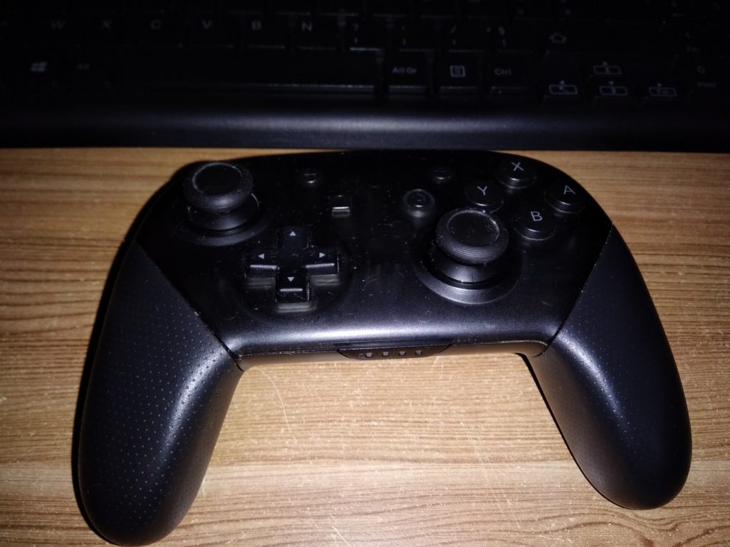 La manette utilisée par Reddah Boulahia, qui lui permet normalement de jouer à la Switch. // Source : Reddah BOULAHIA La manette utilisée par Reddah Boulahia, qui lui permet normalement de jouer à la Switch. // Source : Reddah BOULAHIA