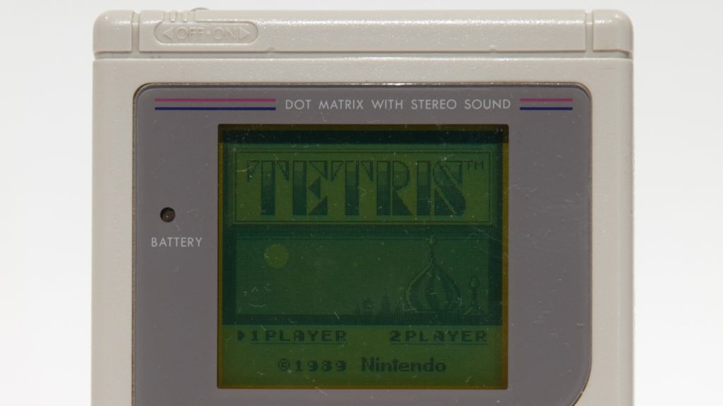 Le jeu Tetris sur le Gameboy original. // Source : Flickr/CC/William Darby (photo recadrée) Le jeu Tetris sur le Gameboy original. // Source : Flickr/CC/William Darby (photo recadrée)