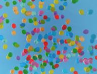 Des ballons dans le ciel. // Source : Pxhere/CC0 Domaine public (photo recadrée)