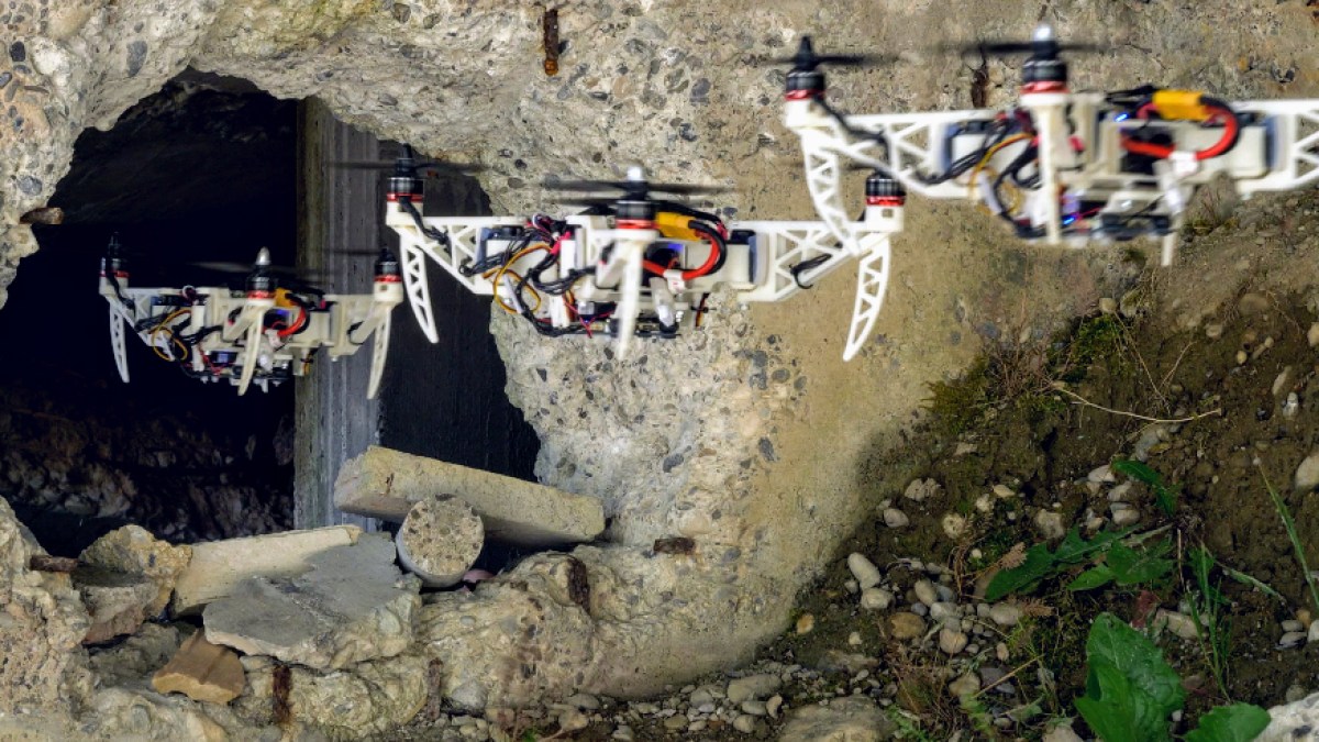 Ce drone pliable pourrait accomplir des missions de secourisme. // Source : UZH Ce drone pliable pourrait accomplir des missions de secourisme. // Source : UZH