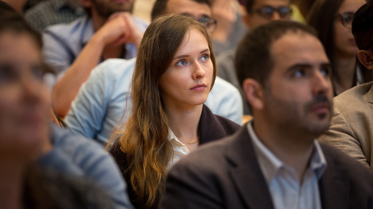 Le Forum économique mondial estime que la parité au travail sera atteinte dans 202 ans. // Source : Flickr/CC/École polytechnique (photo recadrée) Le Forum économique mondial estime que la parité au travail sera atteinte dans 202 ans. // Source : Flickr/CC/École polytechnique (photo recadrée)