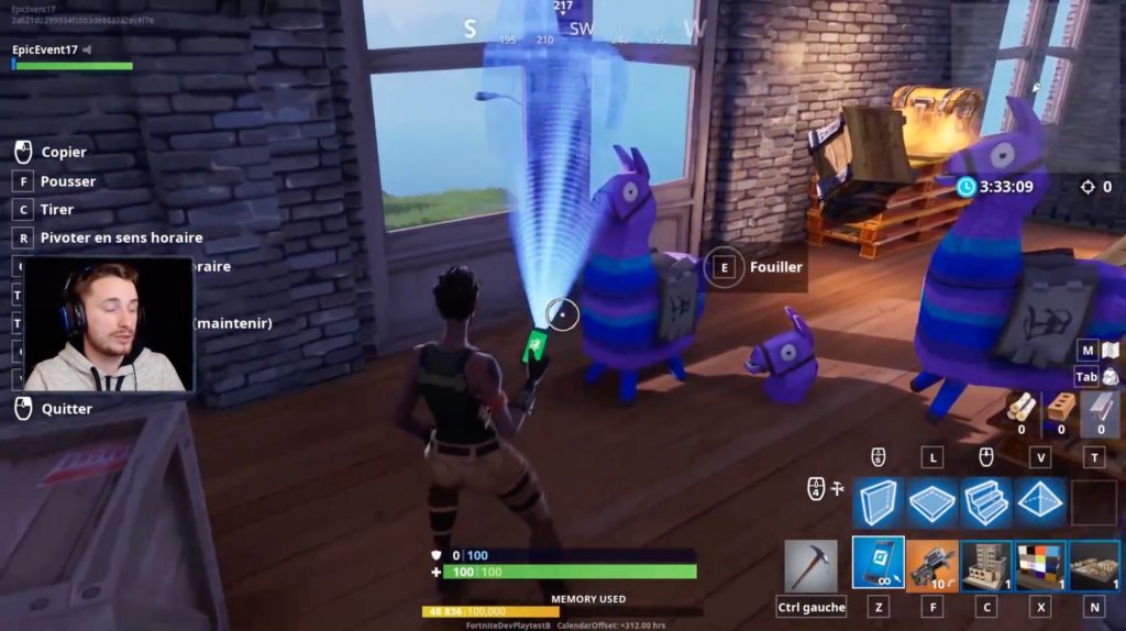Dans le mode créatif il est possible d'ajouter une infinité de coffres et lamas // Source : YouTube Dans le mode créatif il est possible d'ajouter une infinité de coffres et lamas // Source : YouTube