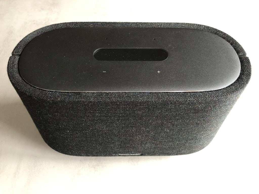 Partie supérieure de l'enceinte connectée Harman Kardon Citation 300 // Source : Maxime Claudel pour Numerama