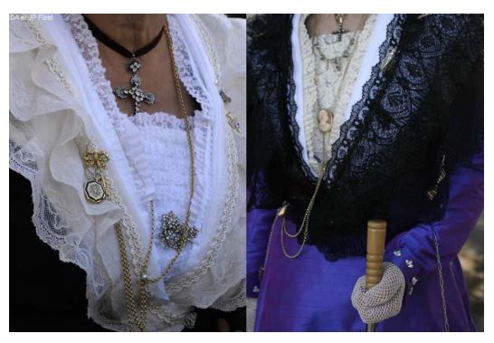 Selon Yuri Deigin, les costumes portés ne correspondent pas à la bonne époque. // Source : Capture d'écran Medium / Yuri Deigin Selon Yuri Deigin, les costumes portés ne correspondent pas à la bonne époque. // Source : Capture d'écran Medium / Yuri Deigin