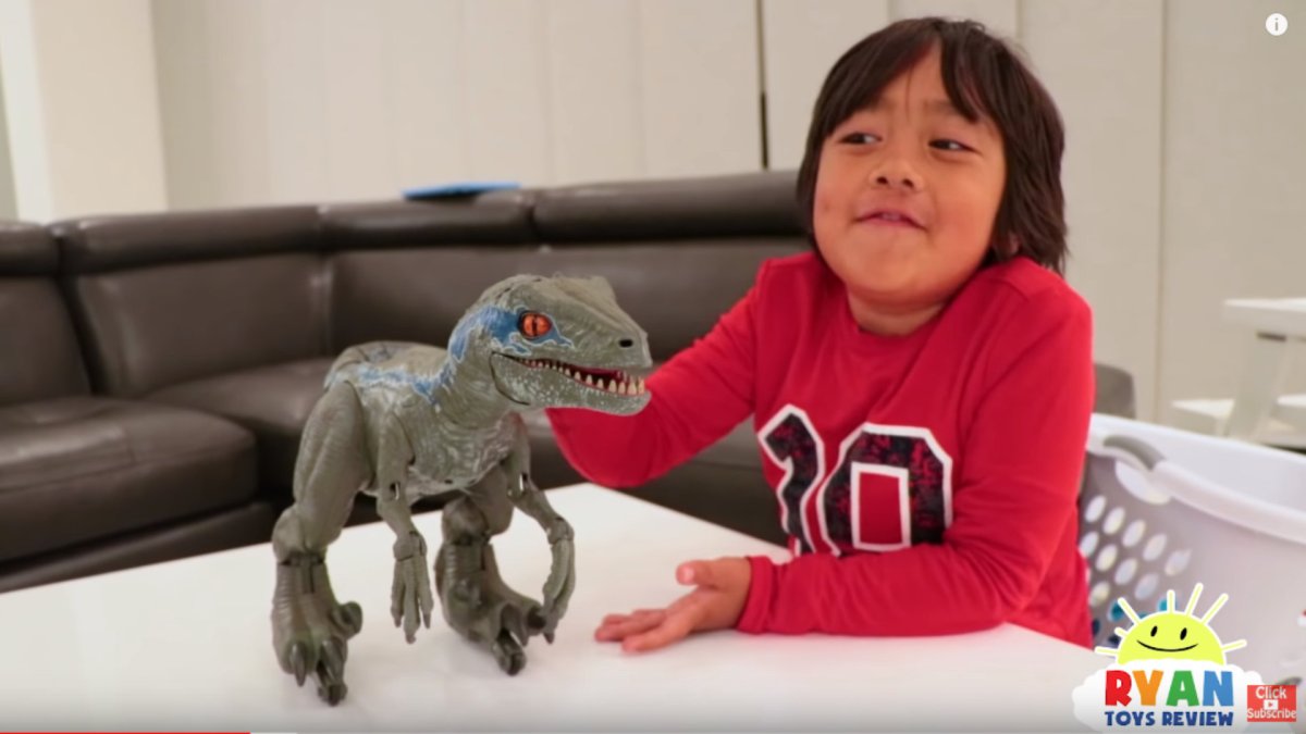 Ryan n'a que 8 ans. // Source : Capture d'écran YouTube / Ryan ToysReview Ryan n'a que 8 ans. // Source : Capture d'écran YouTube / Ryan ToysReview