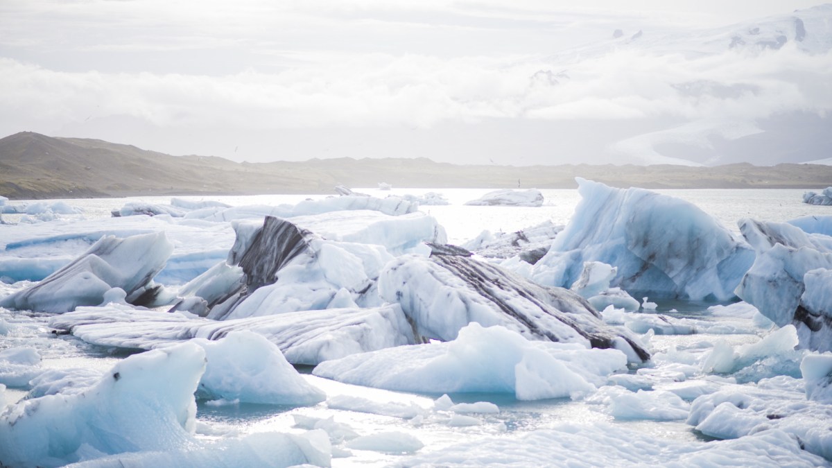 Les glaces fondent plus vite qu'il y a 40 ans en Antarctique. // Source : Pxhere/CC0 Domaine public (photo recadrée) Les glaces fondent plus vite qu'il y a 40 ans en Antarctique. // Source : Pxhere/CC0 Domaine public (photo recadrée)
