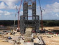 Le portique mobile en construction. // Source : CNES