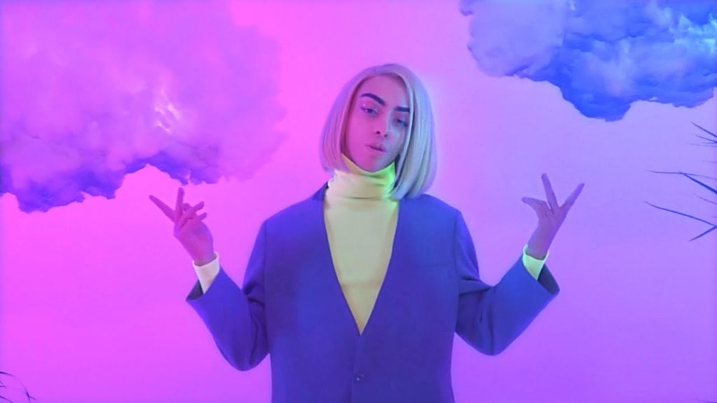 Bilal Hassani dans un clip musical. // Source : Capture d'écran YouTube / Bilal Hassani Bilal Hassani dans un clip musical. // Source : Capture d'écran YouTube / Bilal Hassani