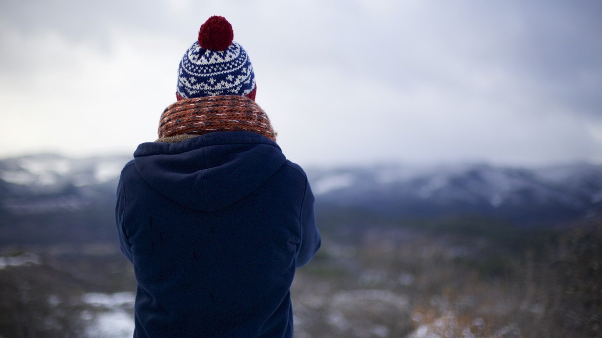 Une personne en hiver. // Source : Pixabay (photo recadrée) Une personne en hiver. // Source : Pixabay (photo recadrée)