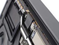 Le câble enroulé autour de la charnière // Source : iFixit