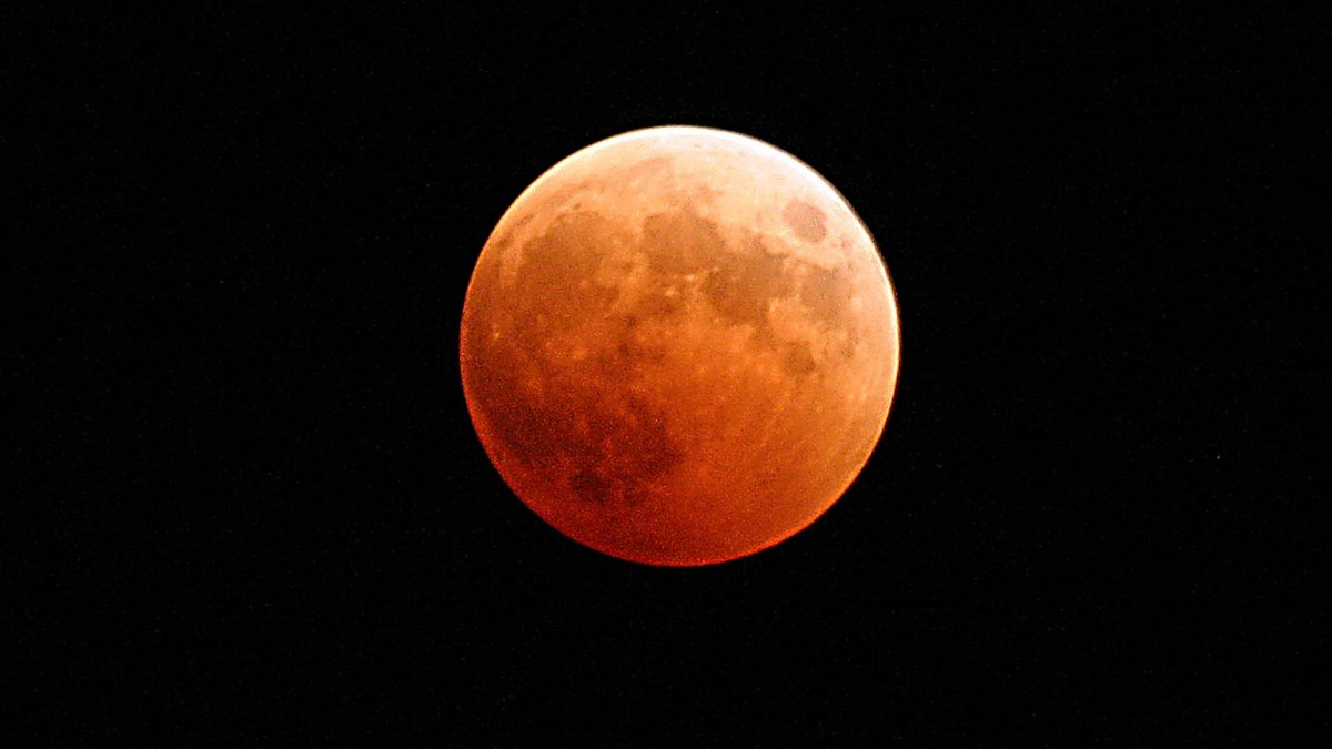 La prochaine éclipse lunaire totale aura lieu le 21 janvier 2019. // Source : Pixabay (photo recadrée) La prochaine éclipse lunaire totale aura lieu le 21 janvier 2019. // Source : Pixabay (photo recadrée)