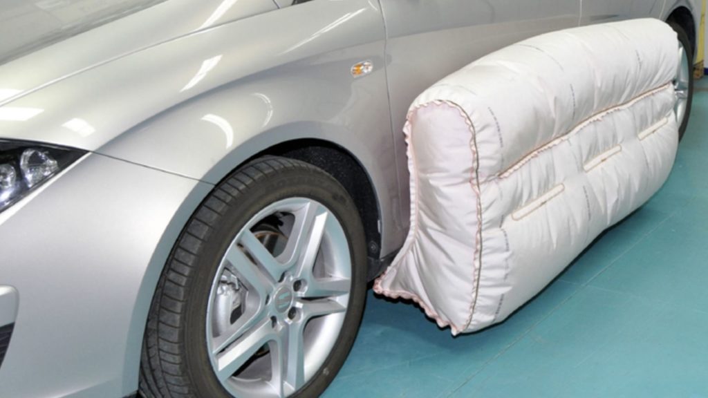 Une protection efficace... sauf si le contact se fait en biais // Source : ZF Friedrichshafen Une protection efficace... sauf si le contact se fait en biais // Source : ZF Friedrichshafen