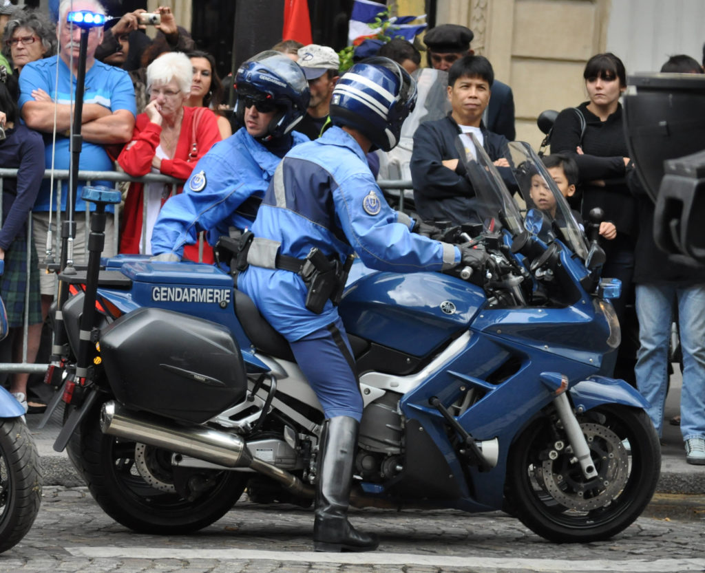 Des gendarmes français. // Source : Flickr/CC/copsadmirer Des gendarmes français. // Source : Flickr/CC/copsadmirer