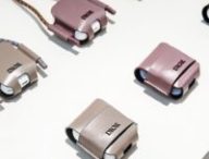 Un porte-AirPods // Source : Dior