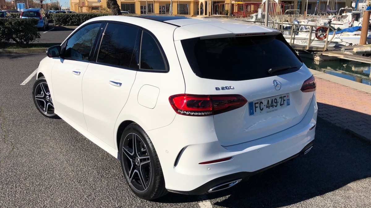 Arrière de la Mercedes Classe B // Source : Maxime Claudel pour Numerama Arrière de la Mercedes Classe B // Source : Maxime Claudel pour Numerama