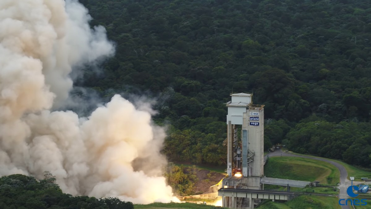 Test de P120C. // Source : ESA/CNES/Europropulsion Test de P120C. // Source : ESA/CNES/Europropulsion