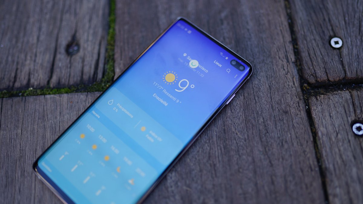 Le Samsung Galaxy S10 // Source : Ulrich Rozier pour Numerama Le Samsung Galaxy S10 // Source : Ulrich Rozier pour Numerama