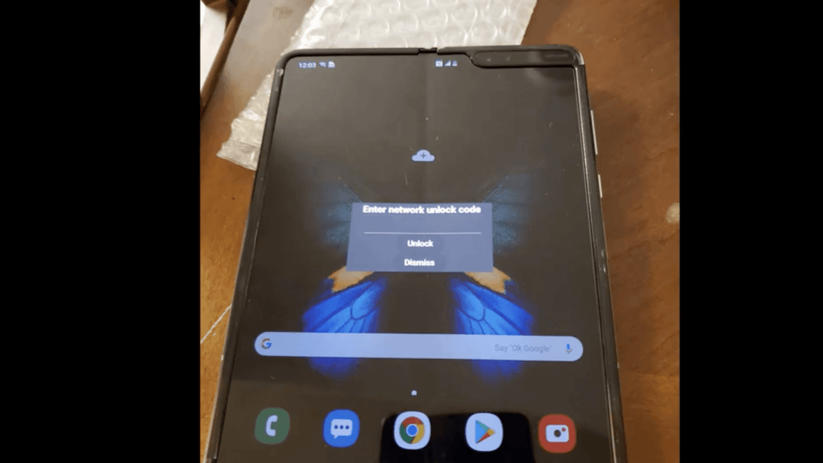 Fuite vidéo du Samsung Galaxy Fold // Source : YouTube Fuite vidéo du Samsung Galaxy Fold // Source : YouTube