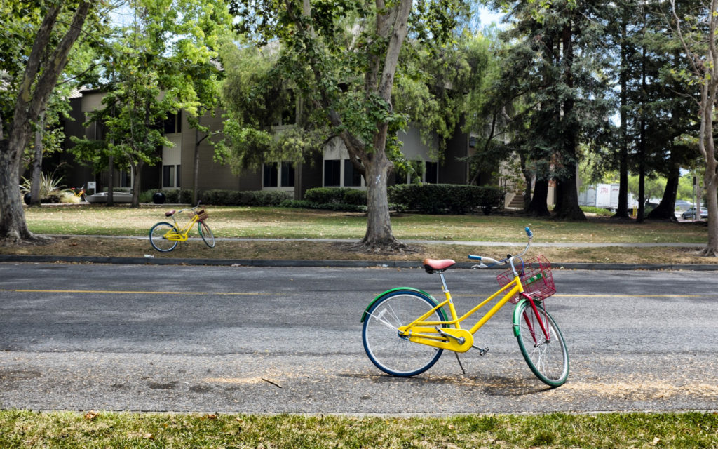 Des vélos Google. // Source : Public Domain Pictures (photo recadrée) Des vélos Google. // Source : Public Domain Pictures (photo recadrée)