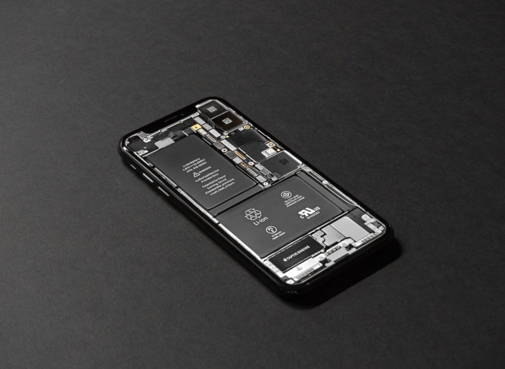 Remplacer cette batterie pouvait auparavant empêcher toute réparation/ // Source : Pexels/Tyler Lastovich Remplacer cette batterie pouvait auparavant empêcher toute réparation/ // Source : Pexels/Tyler Lastovich