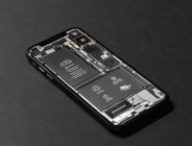 Remplacer cette batterie pouvait auparavant empêcher toute réparation/ // Source : Pexels/Tyler Lastovich