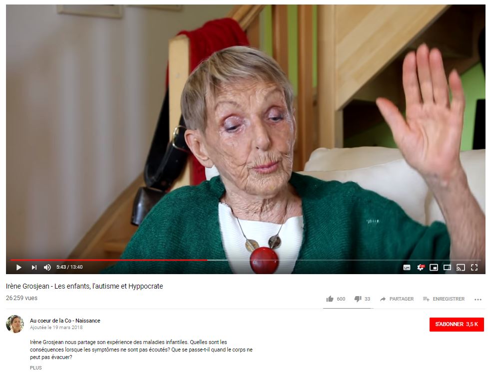 Dans cette vidéo, Irène Grosjean explique que les vaccins provoquent l'autisme et la surdité chez certains enfants. // Source : Capture d'écran YouTube / Numerama Dans cette vidéo, Irène Grosjean explique que les vaccins provoquent l'autisme et la surdité chez certains enfants. // Source : Capture d'écran YouTube / Numerama