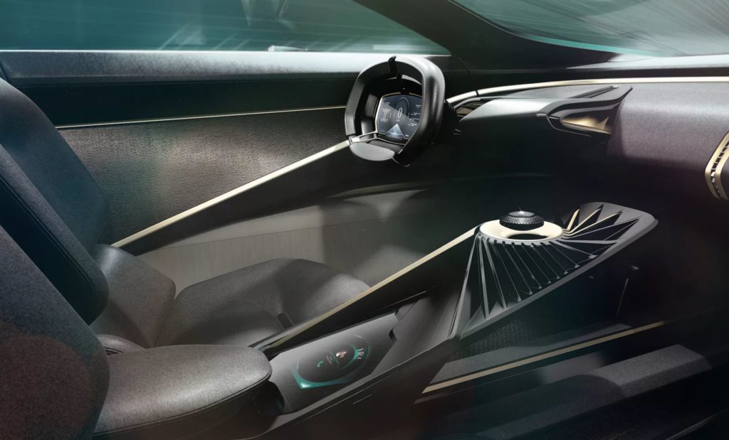 Oui, c'est bien une clé volante que vous voyez sur la droite // Source : Lagonda Oui, c'est bien une clé volante que vous voyez sur la droite // Source : Lagonda