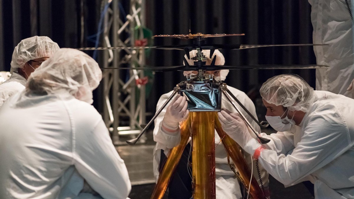 Les tests sur l'hélicoptère. // Source : NASA/JPL-Caltech (photo recadrée) Les tests sur l'hélicoptère. // Source : NASA/JPL-Caltech (photo recadrée)