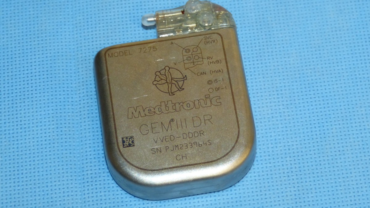Un pacemaker de Medtronic. // Source : Pxhere/CC0 Domaine public (photo recadrée) Un pacemaker de Medtronic. // Source : Pxhere/CC0 Domaine public (photo recadrée)