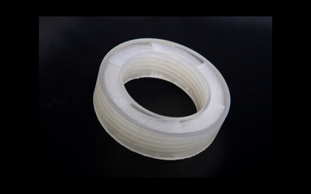 Cet objet bloque presque totalement le son. // Source : Cydney Scott, Boston University Cet objet bloque presque totalement le son. // Source : Cydney Scott, Boston University