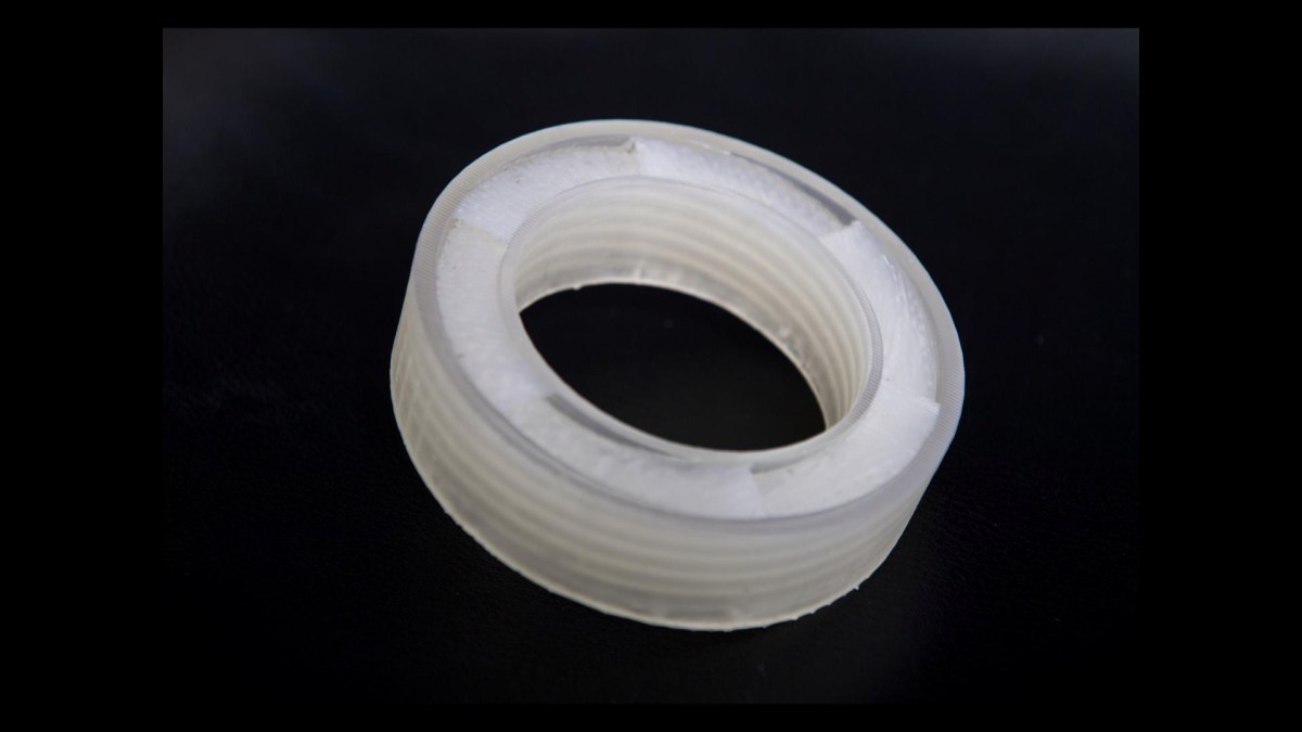 Cet objet bloque presque totalement le son. // Source : Cydney Scott, Boston University Cet objet bloque presque totalement le son. // Source : Cydney Scott, Boston University