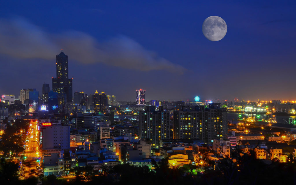 La Lune dans le ciel de Kaohsiung (Taïwan). // Source : Pixabay (photo recadrée) La Lune dans le ciel de Kaohsiung (Taïwan). // Source : Pixabay (photo recadrée)