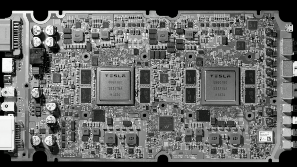 Puce Tesla FSD // Source : Capture YouTube Tesla Puce Tesla FSD // Source : Capture YouTube Tesla