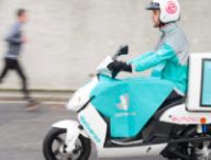Un scooter Deliveroo. // Source : Deliveroo
