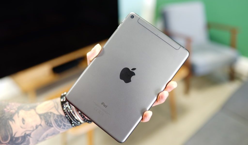 Dos iPad mini 5 // Source : Ulrich Rozier pour Numerama Dos iPad mini 5 // Source : Ulrich Rozier pour Numerama