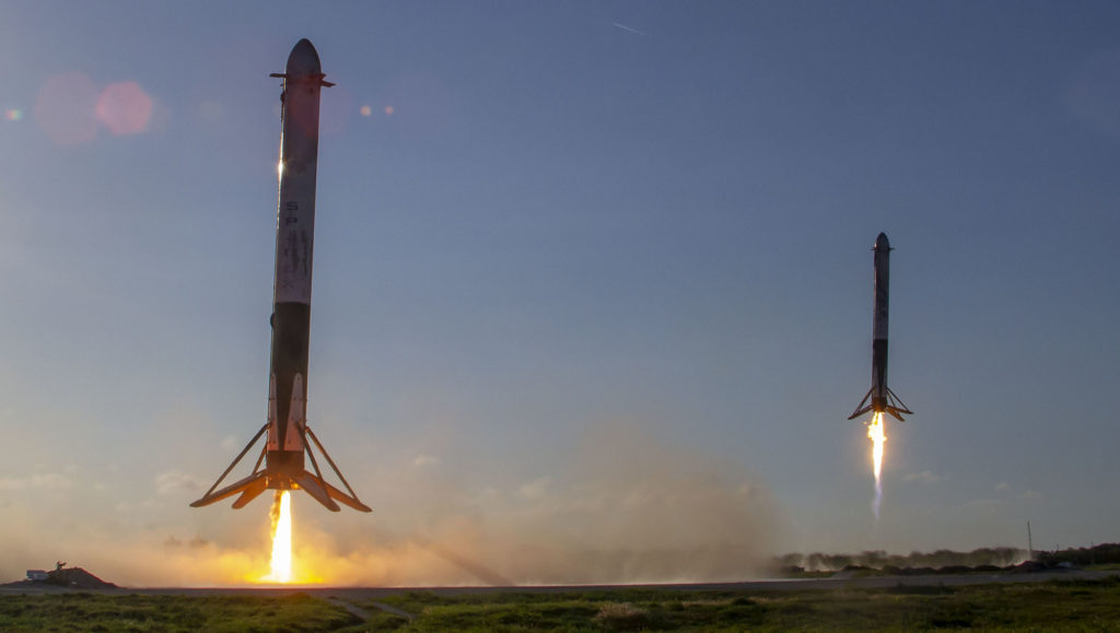 Falcon Heavy SpaceX booster propulseur Falcon Heavy SpaceX booster propulseur