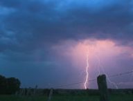 La foudre pendant un orage. // Source : Pixabay (photo recadrée)