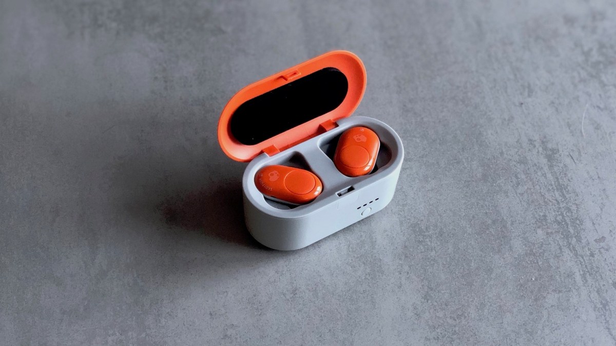 Boîtier des écouteurs Skullcandy Push // Source : Numerama Boîtier des écouteurs Skullcandy Push // Source : Numerama