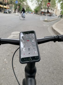 L'application croit qu'on ne roule plus... mais le moteur remarche. Quelques minutes avant, c'était l'inverse. // Source : Numerama L'application croit qu'on ne roule plus... mais le moteur remarche. Quelques minutes avant, c'était l'inverse. // Source : Numerama