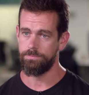 Jack Dorsey, le CEO de Twitter. // Source : Capture d'écran YouTube / Bloomberg Jack Dorsey, le CEO de Twitter. // Source : Capture d'écran YouTube / Bloomberg