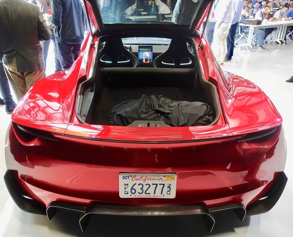 Coffre du Tesla Roadster // Source : Reddit Coffre du Tesla Roadster // Source : Reddit