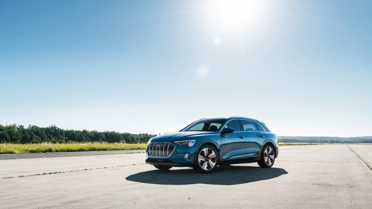 SUV Audi e-tron // Source : Audi SUV Audi e-tron // Source : Audi