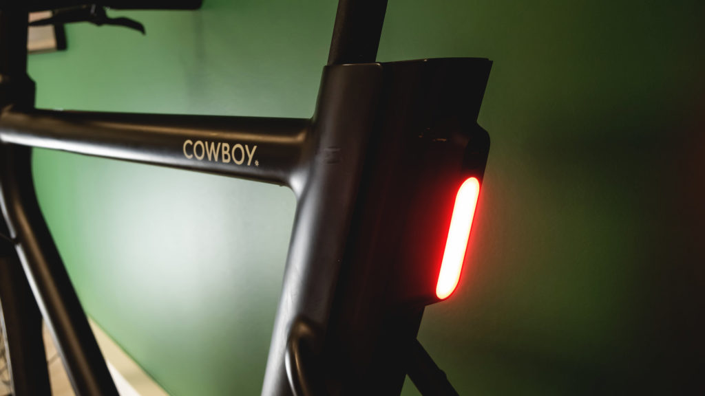 Vélo à assistance électrique Cowboy // Source : Léa Hamadi pour Numerama Vélo à assistance électrique Cowboy // Source : Léa Hamadi pour Numerama