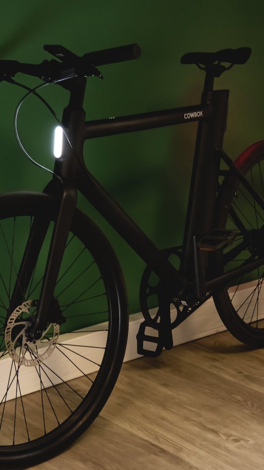 Vélo à assistance électrique Cowboy // Source : Léa Hamadi pour Numerama