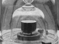 Le kilogramme standard // Source : Wikimedia/ US National Bureau of Standards, now National Institute of Standards and Technology (NIST)