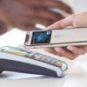 Apple Pay utilise la puce NFC de l'iPhone, à laquelle les autres développeurs n'ont pas droit. // Source : Apple Apple Pay utilise la puce NFC de l'iPhone, à laquelle les autres développeurs n'ont pas droit. // Source : Apple