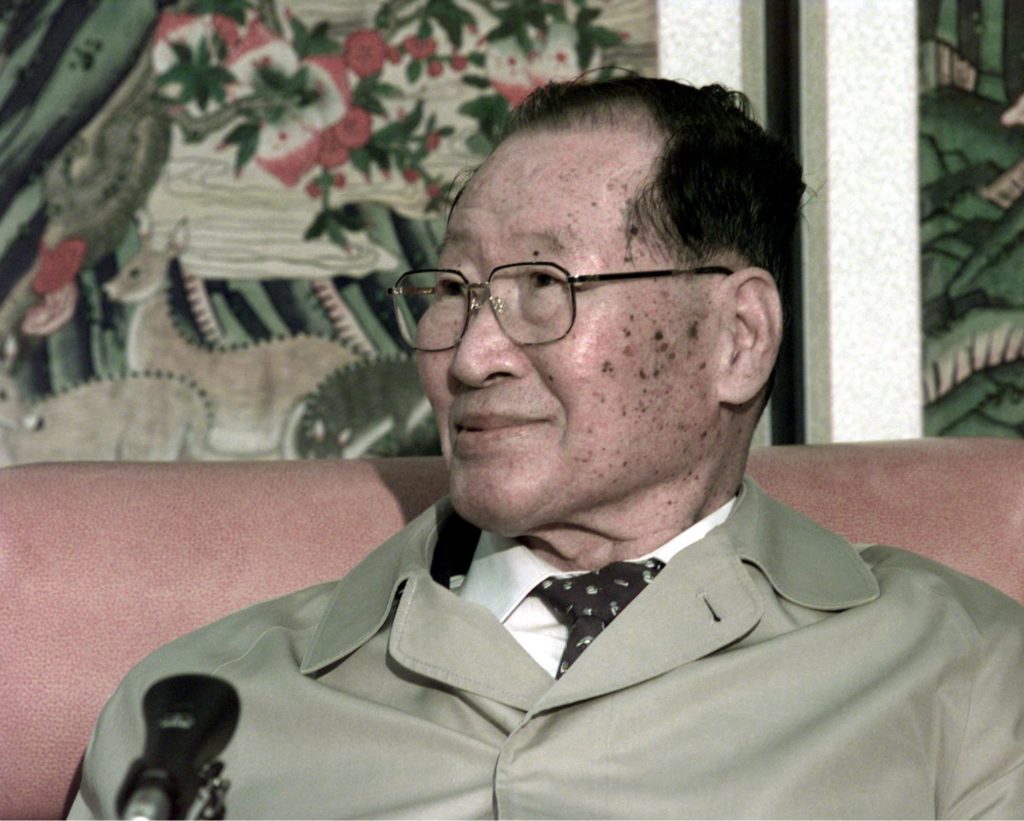 Chung Ju-yung, le fondateur de Hyundai, en 1998. // Source : Wikipédia Chung Ju-yung, le fondateur de Hyundai, en 1998. // Source : Wikipédia