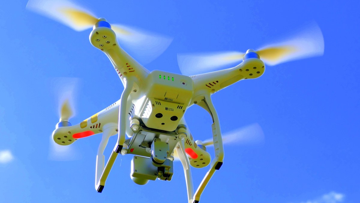 Un drone. // Source : Pxhere/CC0 Domaine public (photo recadrée) Un drone. // Source : Pxhere/CC0 Domaine public (photo recadrée)