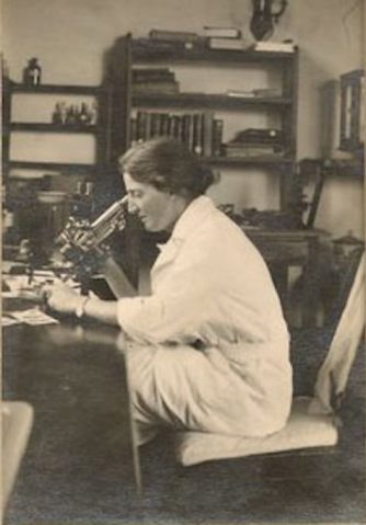 Lucy Wills // Source : Wikimedia Commons