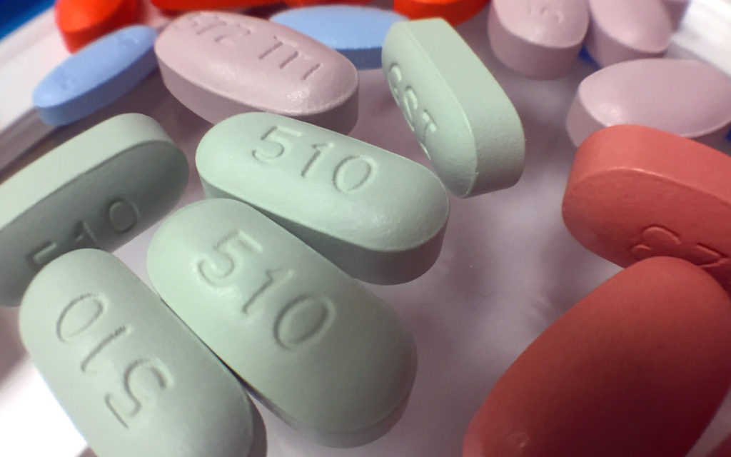 Des médicaments antirétroviraux. // Source : Flickr/CC/NIAID (photo recadrée) Des médicaments antirétroviraux. // Source : Flickr/CC/NIAID (photo recadrée)